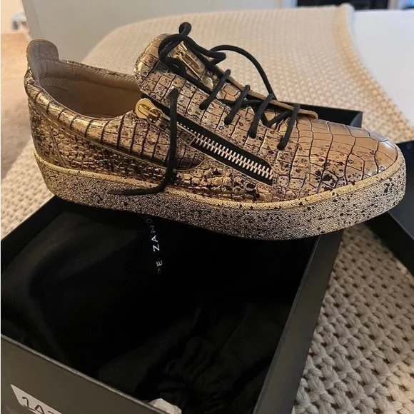 Giuseppe Zanotti, Size 10, Gold - Picture 2 of 6